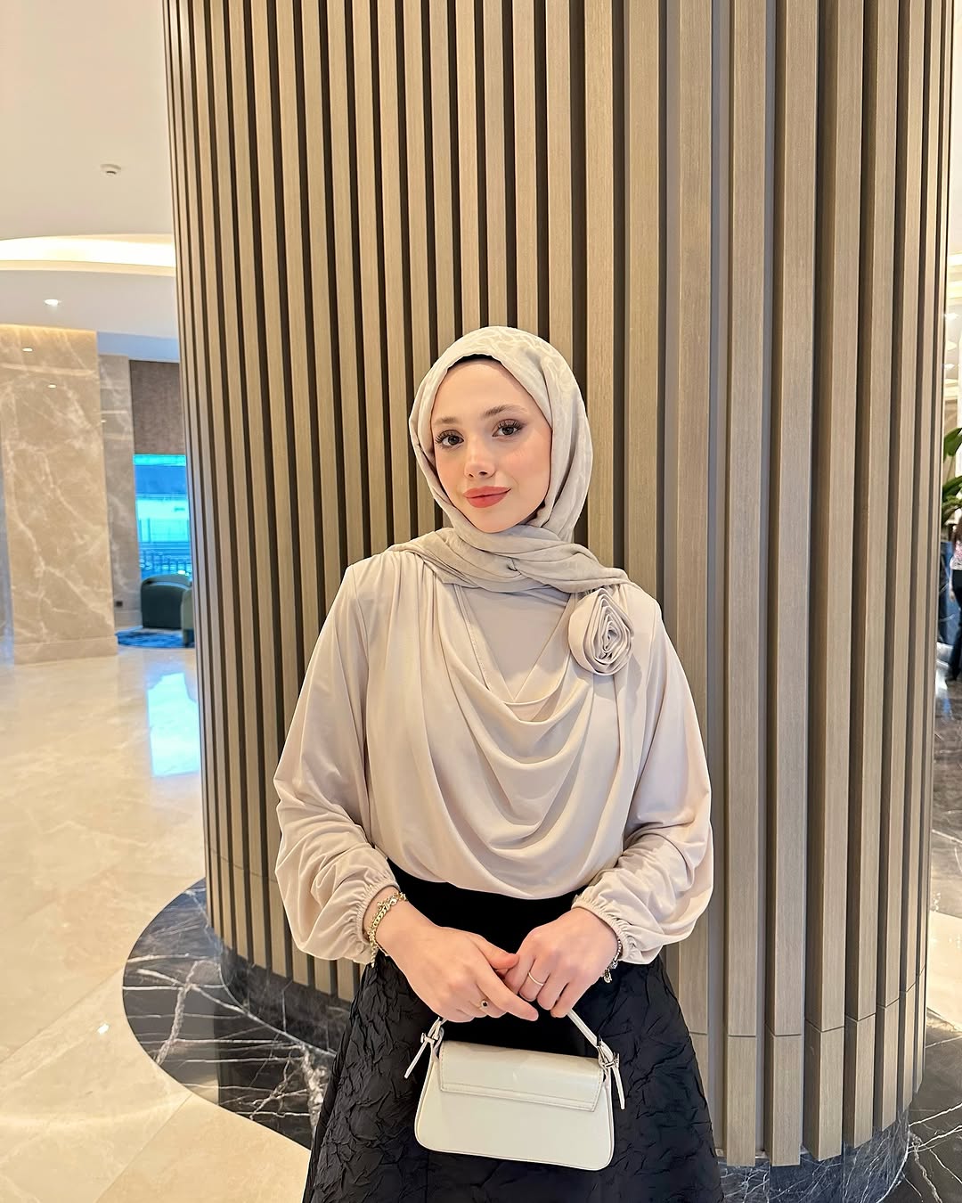 Elegant Blouse with Wide Sleeves