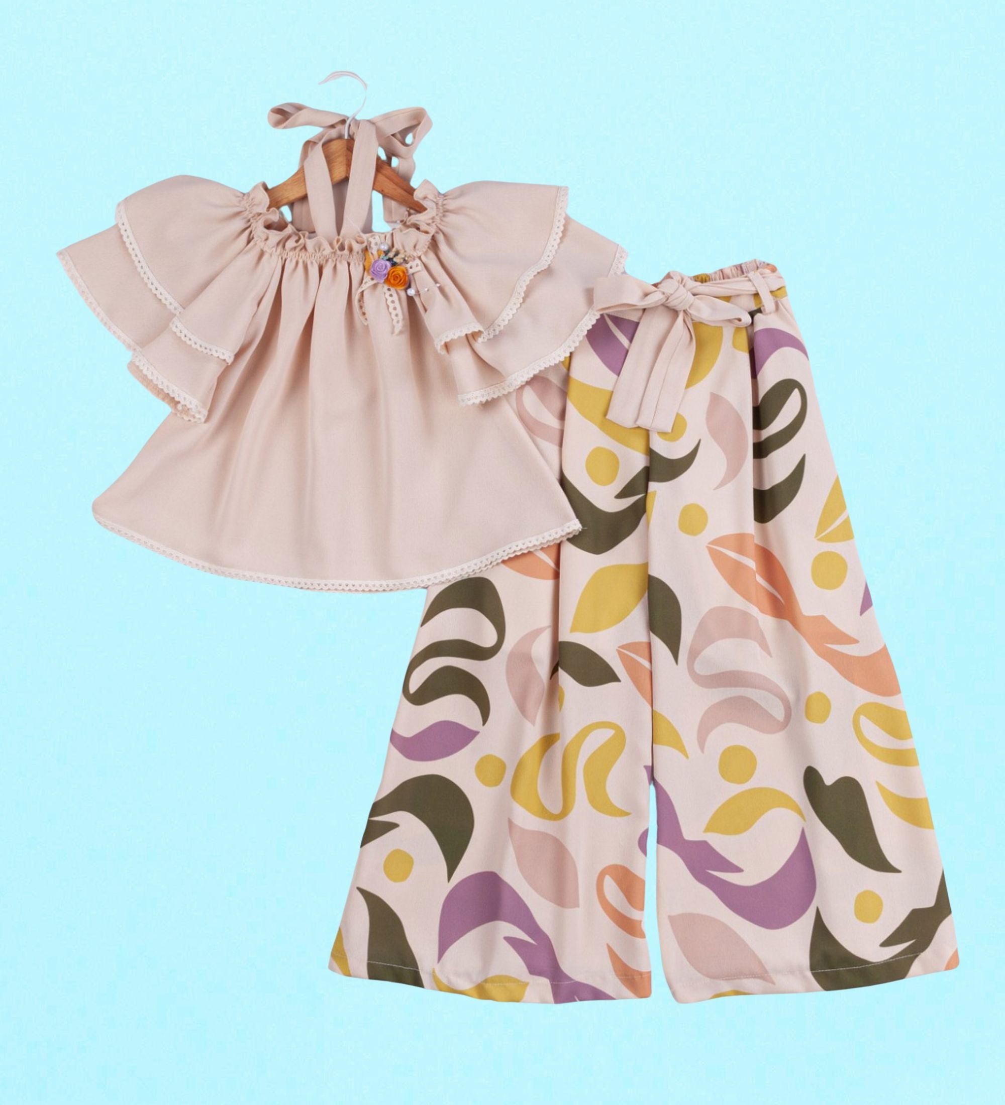 Stylish Girls' Outfit with a Modern Touch